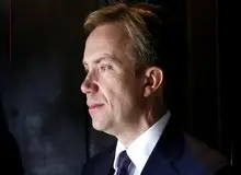 رئیس مجمع جهانی اقتصاد در پی بررسی روابط گذشته‌اش با جفری اپستین، استعفا داد