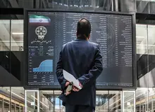 دلایل سقوط سنگین ۴۳هزار و ۶۸۵واحدی بورس چه بود؟ / پیش بینی بورس فردا +اسامی شاخص هایی که سقوط کردند