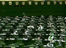 شعار نمایندگان مجلس در حمایت از سپاه پاسداران/ اروپا ننگت باد/ نهضت ما حسینیه سپاه ما مردمیه