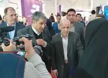 بازدید معاون رئیس جمهور از غرفه بانک ملی ایران در نمایشگاه بورس، بانک و بیمه