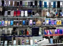  رئیس کمیسیون تخصصی موبایل و لوازم جانبی اتاق اصناف ایران: خرید موبایل دست دوم توسط مردم افزایش پیدا کرده است/ قیمت موبایل به نرخ دلار پس از حذف ارز نیمایی وابسته است 