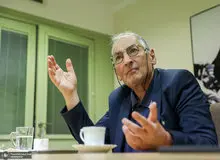 تحلیل زیباکلام در باره بیلبوردهای تبلیغ حجاب با عکس شهید بهشتی