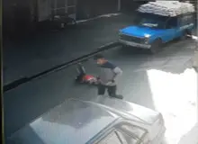 نیسان آبی در نجف آباد اصفهان عابران را درو کرد!/۴ زن و یک دختر بچه به بیمارستان منتقل شدند 