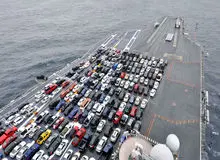 سود میلیاردی واردات خودرو برای مافیای دولتی!/سیاهکلی عضو کمیسیون صنایع مجلس: آیین نامه وزارت صمت، موجب ایجاد انحصار در بازار خودرو می شود/ زاوه؛ کارشناس خودرو: مردم امسال منتظر خودروی وارداتی نباشند/ سال آینده واردات خودروهای بالای ۲۰ هزار یورو آزاد خواهد