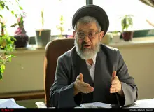 سیدرضا اکرمی: مداحان باید مدیریت شوند/ برخی مداحان نمی‌دانند در این کشور انقلاب شده و شهید داده‌ایم!