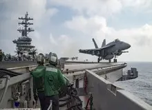 المانتیور خبر داد؛ بازگشت ناو «هواپیمابر آیزنهاور» آمریکا به آب‌های منطقه