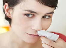 چه چیزی باعث سردرد و خون دماغ می شود؟
