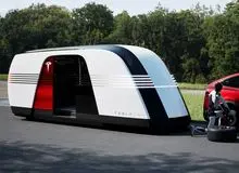 تسلا Robovan را معرفی کرد؛ ون مسافربری با طراحی شبیه به قطارهای قدیمی+فیلم 