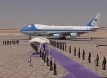 تصاویری از ورود هواپیمای رئیس‌جمهور آمریکا به عربستان + فیلم