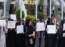 تجمع عجیب با شعار «واکسیناسیون را متوقف کنید!»/ تصاویر
