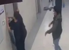 کلیپ دعوای علی صبوری با کادر بیمارستان