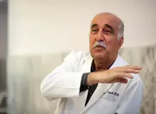  رئیس کل سازمان نظام پزشکی: درآمد پزشکان باید سقف معقول داشته باشد/درآمدهای غیرعادی به پزشکی و سلامت مردم صدمه می‌زند/رشد خطاهای پزشکی با افزایش عمل‌های جراحی 