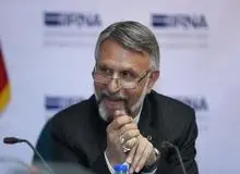 کنایه فعال سیاسی اصولگرا به قالیباف درباره انتشار فایل صوتی فساد هولدینگ یاس/ رئوفیان: پیش انداختن دستیار و پشت کسی سنگر گرفتن مشکلی را حل نمی‌کند/ همین که فایل را تکذیب نکرده اند یعنی محتوی آنرا پذیرفته اند