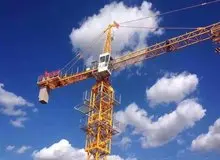 واژگونی جرثقیل در ولنجک تهران؛ ۲ نفر مصدوم شدند+فیلم 