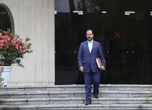 حسینعلی امیری: به برنامه‌های روحانی اعتقاد دارم