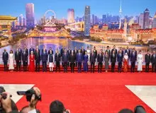 علت غیبت رئیس‌جمهور  در عکس یادگاری اجلاس شانگهای چیست؟