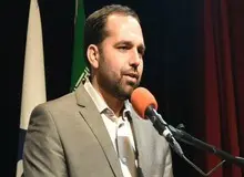 عضو شورای شهر تهران: از اصالت فرهنگی خود فاصله گرفته‌ایم/ هنوز می‌خواهیم با همان نرم‌افزارهای قدیمی با نسل جدید برخورد کنیم/ برخی سیاسیون نسل جدید را متهم به ضعف باور و اعتقاد می‌کنند