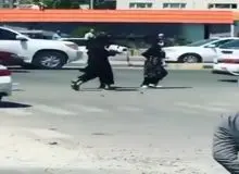 ضرب و شتم یک زن توسط نیروهای‌ خودسر طالبان/FILM 
