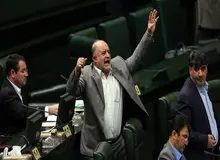 قاضی پور: نگذاریم به خانواده شهدا اهانت شود/ فرزندانشان مثل آقازاده‌ها خارج نرفته‌اند
