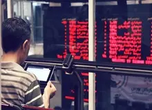 سقوط 2 هزار واحدی بورس در واکنش به استعفای ظریف
