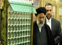 چه کسی برای کاندیداتوری ابراهیم رئیسی امضا جمع می‌کند؟ 