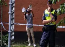 سلوان مومیکا: در ۱۰ روز آینده نسخه دیگری از قرآن را آتش خواهم زد