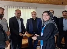 صداوسیما درباره حواشی تقدیر فرماندار کلاردشت از یک دختر ورزشکار: آوا مرید پور ۱۰ سال داشته / مشغول مرتب کردن پوشش روسری خود بود که تصویری از او به ثبت رسید