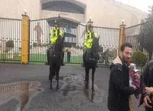 پلیس اسب‌سوار مقابل استادیوم آزادی+عکس 