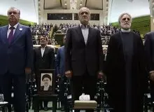 تصویر پزشکیان در کنار قاب عکسی از مرحوم رئیسی در مراسم تحلیف