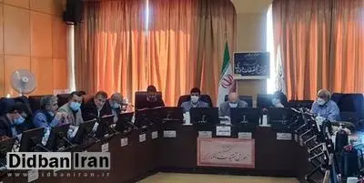 انتقاد تند روزنامه نزدیک به سپاه از مجلس انقلابی: شما نمایندگان باعث تشنج در جامعه و استرس معلمان شده‌اید/ آقای «منادی» چرا حرف های متناقض می زنی؟
