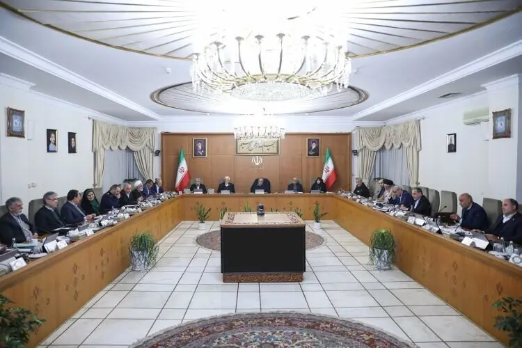 هشدار پزشکیان درباره عواقب مشکلات معیشتی/ اگر نتوانیم معیشت مردم را حل کنیم، سرانجام آن گرفتاری برای همه ما خواهد بود