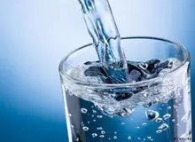 آیا نوشیدن آب قلیایی معجزه می‌کند؟