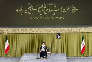  آیت الله خامنه‌ای:حرف های ترامپ لایق جواب دادن نیست 