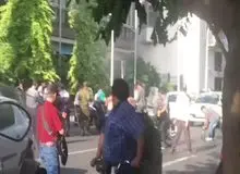 برادر مردی که جلوی شهرداری خودسوزی کرد: برادرم 500 میلیون پول به شهرداری داد
