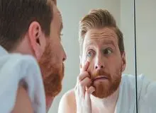 چه چیزی باعث پف صورت می‌شود و چگونه با ۵ روش ساده آن را کاهش دهیم؟