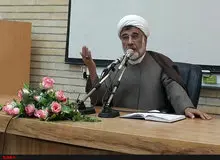 کنایه فاضل میبدی به امام جمعه اصفهان: اسلام دستور نمی‌دهد که بریزید بساط فلان گروه را جمع کنید/  امامان جمعه چرا درباره فقر مردم ، فریاد نمی کشند؟ / این که بگویند مردم بریزید و بساط روزه‌خواران را جمع کنید ، تبلیغ خشونت است