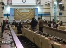 امام جمعه شیراز: طلاب حوزه علمیه استان فارس باید ۸ زبان رسمی دنیا را آموزش ببینند تا مبلغ حیا و عفت به توریست ها باشند

