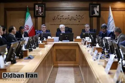 عارف: برخی اختیارات به دانشگاه‌ها بازگردانده شود