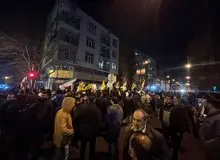 تجمع مقابل شورای عالی امنیت ملی بعد از ترور سردار بلندپایه سپاه پاسداران+عکس