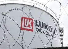 شرکت بزرگ نفتی روسیه می‌گوید در پی تحریم‌های آمریکا دارایی‌های خارجی خود را می‌فروشد