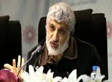 آینده جامعه ما به سمت توتالیتریسم می‌رود/ مجلس یازدهم هویت ندارد و مایه اختلاف اصولگرایان می‌شود/ جبهه اصولگرا در حال فروپاشی است/ اگر دولت بعدی مثل همین مجلس باشد، فروپاشی اجتماعی رخ خواهد داد