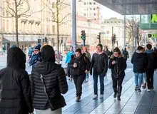 تجربه متفاوت سوئد در «همزیستی با کرونا» / رستوران‌ها، کارخانه‌ها و حتی آرایشگاه‌ها تعطیل نیستند، اما پروتکل‌های خاصی را اجرا می‌کنند / آموزش مجازی برقرار است و تجمع بیش از ۵۰ نفر ممنوع 