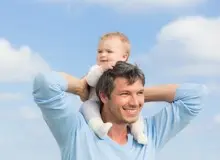 میانگین سن پدران ایرانی در اولین فرزندآوری ۳۲.۱ سال است