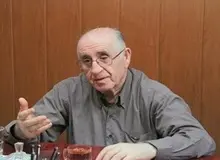 کارشناس اقتصادی: دولت مردم را به مشارکت اقتصادی دعوت کند