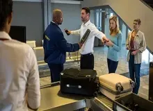 ترامپ ورود شهروندان ۷ کشور دیگر از جمله سوریه را هم به آمریکا ممنوع کرد / گسترش فهرست ممنوعیت سفر به ۱۹ کشور
