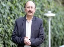 بیژن عبدالکریمی: نیازمند ظهور گفتمان تازه در 
ایران هستیم؛ که برابر اِعمال قدرت از بالا به پائین مقاومت کند