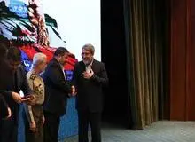 تقدیر از وزیر کشور به عنوان برگزیده هفتمین همایش ملی پدافند غیر عامل