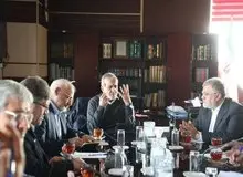 پزشکیان به استانداری تهران رفت / جلسه ویژه رئیس‌جمهور برای حل مشکلات حمل‌ونقل ریلی