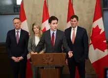 ترودو از ترامپ انتقام گرفت/امضا مقابل امضا!/نخست‌وزیر کانادا خطاب به آمریکایی‌ها: تعرفه ها افزایش پیدا کرد