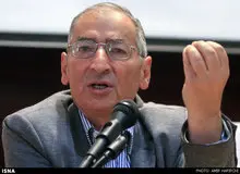 زیباکلام به جهانگیری:خود را برای انتخابات ۱۴۰۰ آماده کنید/باید در کنار روحانی بمانیم،بسوزیم و بسازیم